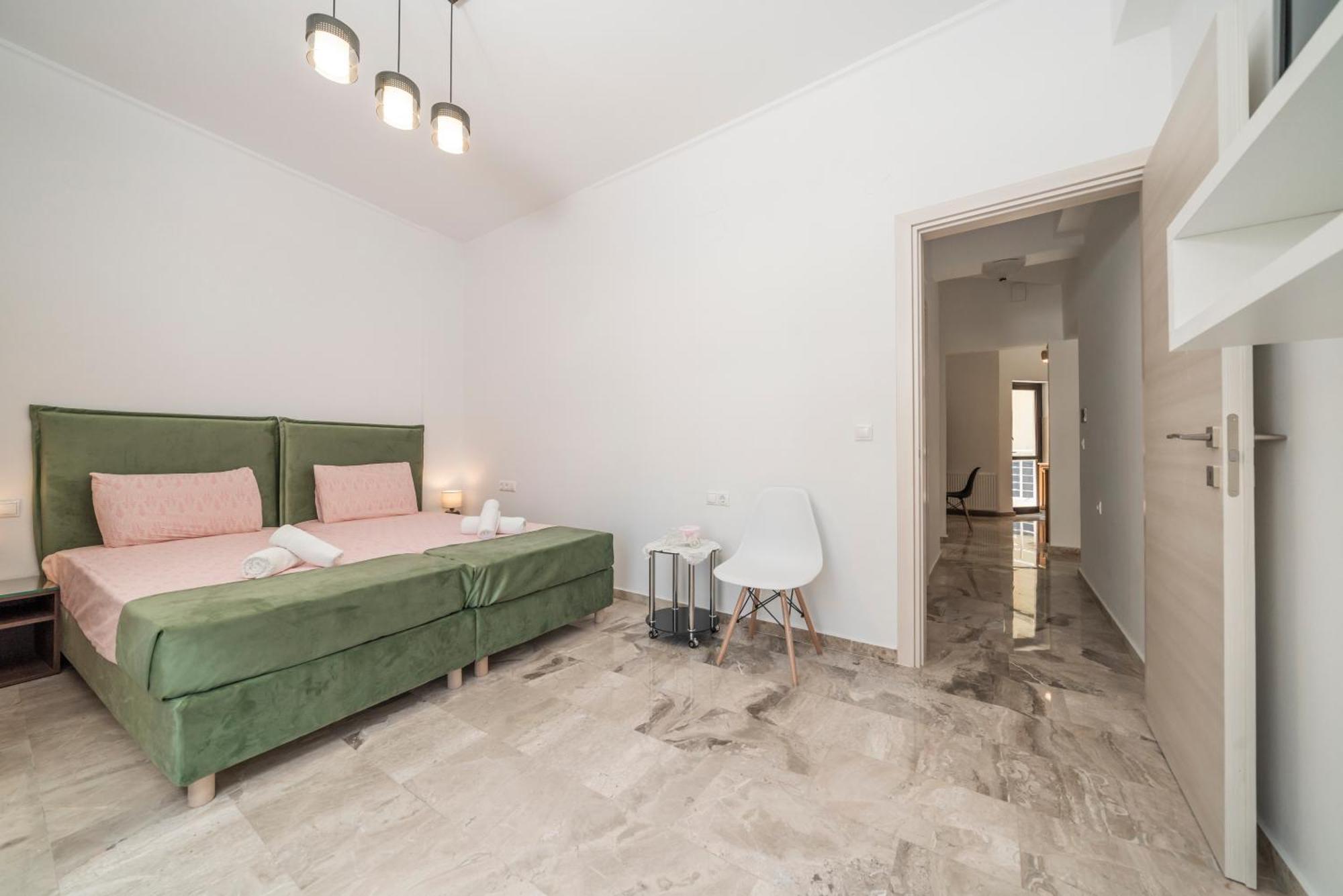 Neon 2br Luxurious Heraklion (Crete)