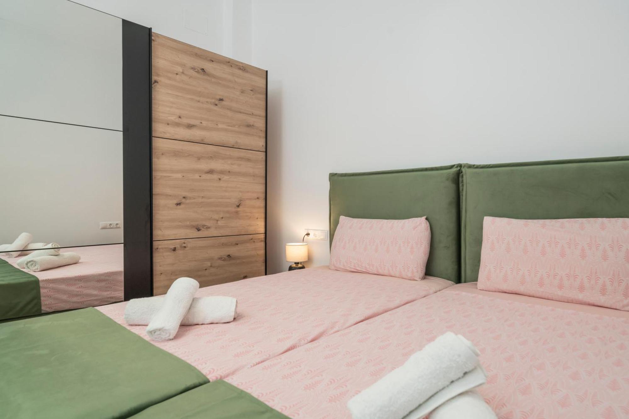 Apartment Neon 2br Luxurious *