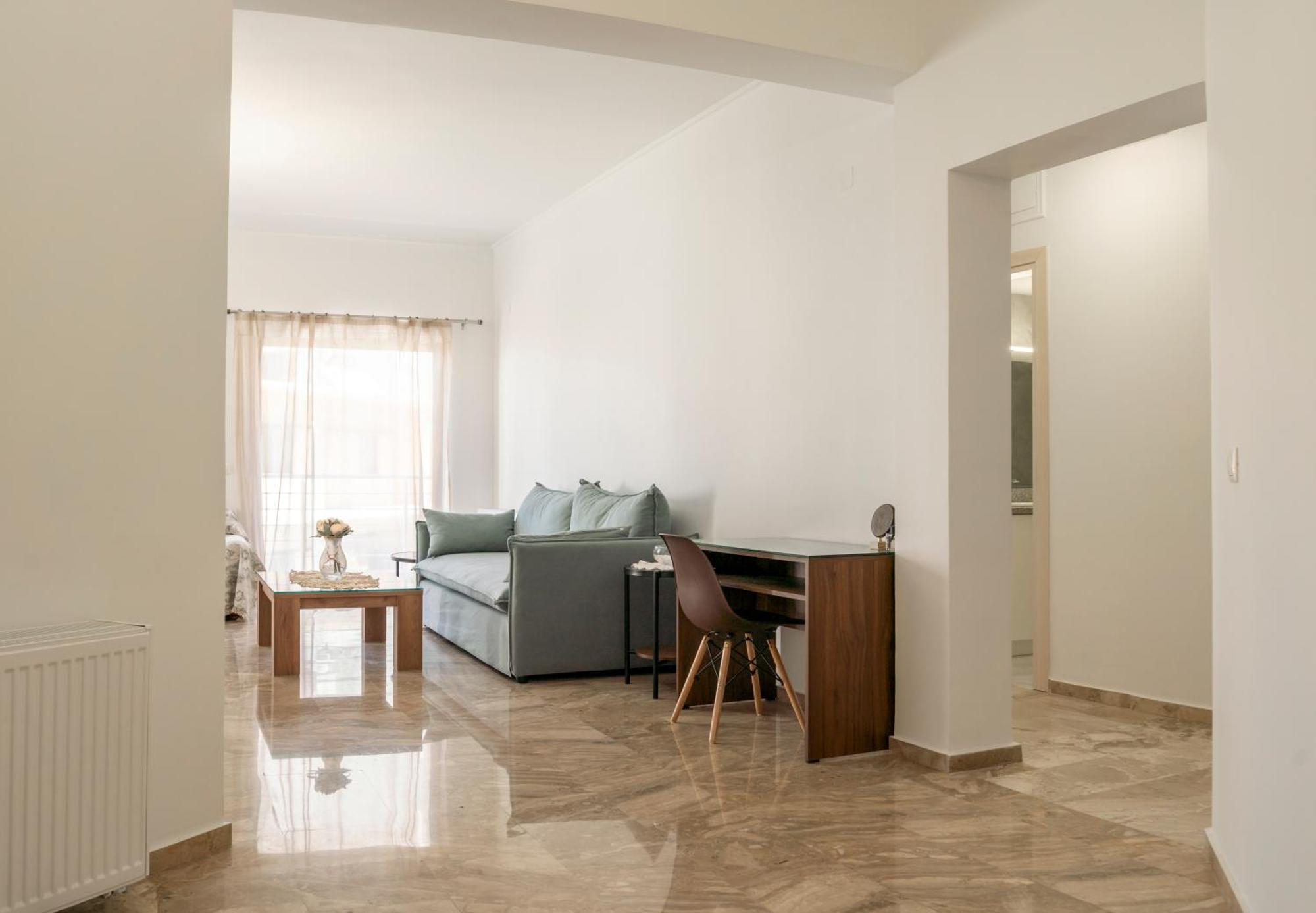 Neon 2br Luxurious *