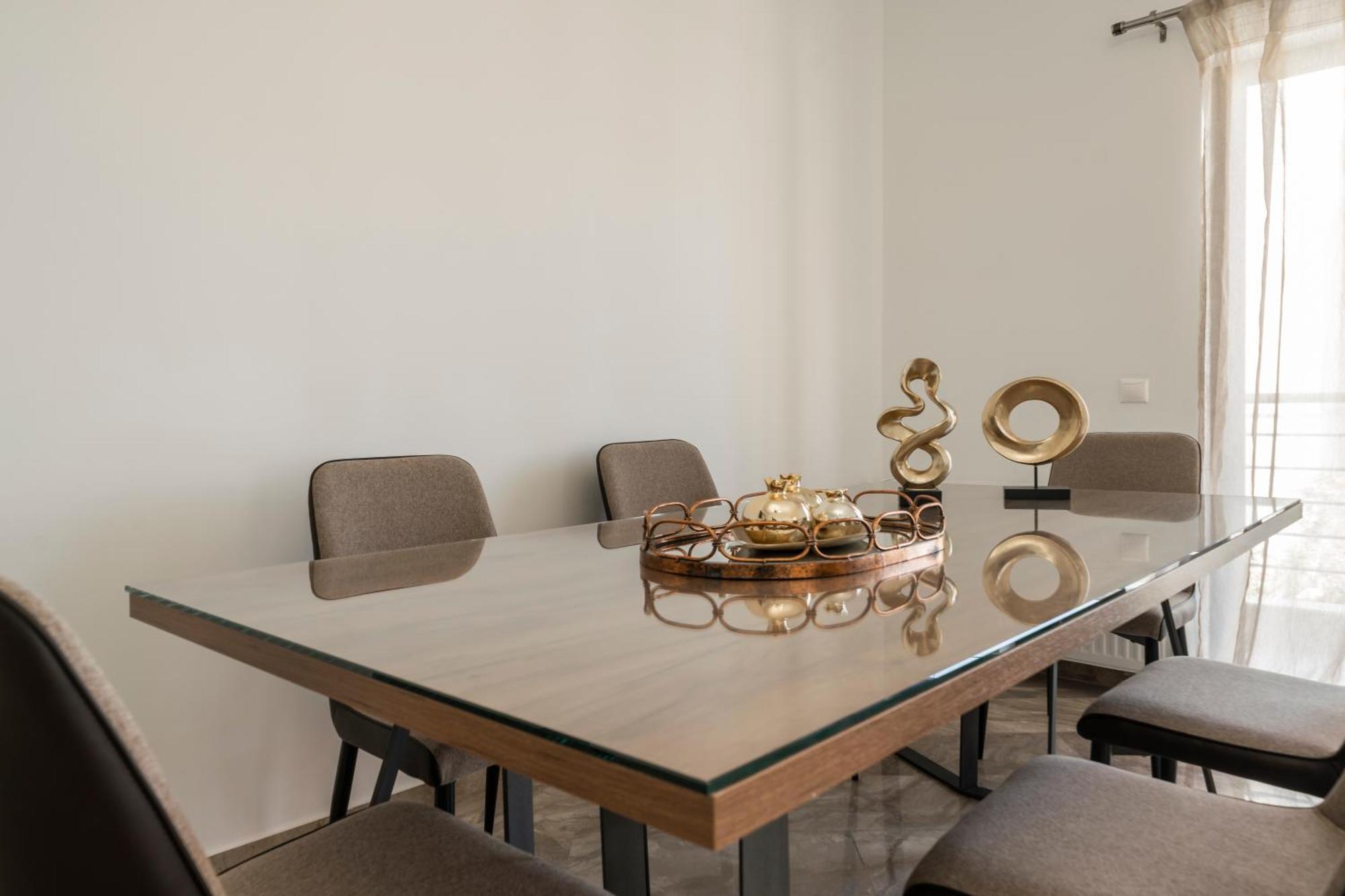 Apartment Neon 2br Luxurious